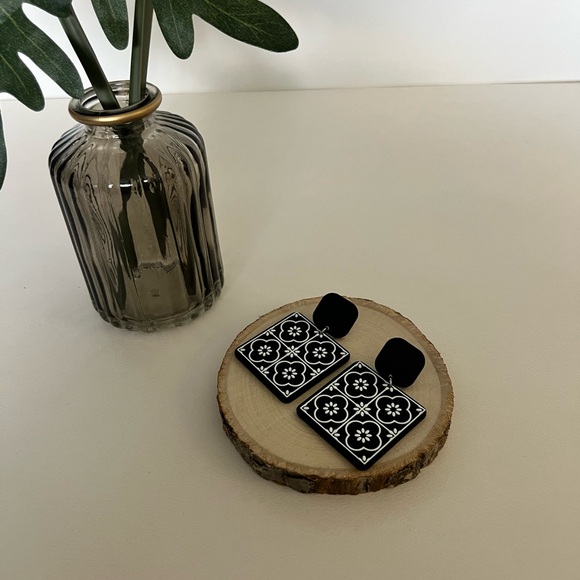 Classic Black & White Tile Flower Pattern Dangle Earrings -Elegant Drop Earrings - Picture 8 of 10